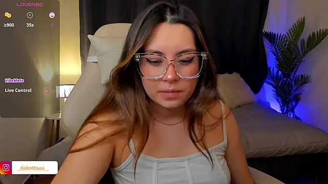 Snapshot of dakottaa_ chatting on December 2025 11:34:02 PM dakottaa online show from December 2025 11:34:02 PM