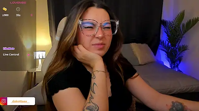 Snapshot of dakottaa_ chatting on December 2025 11:36:02 PM dakottaa online show from December 2025 11:36:02 PM