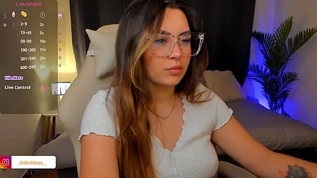 Snapshot of dakottaa_ chatting on January 2026 12:03:01 AM dakottaa online show from January 2026 12:03:01 AM