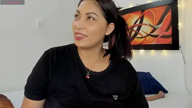 Snapshot of Lauralove_69 chatting on May 2026 10:29:01 PM Lauralove 69 online show from May 2026 10:29:01 PM