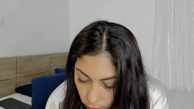 Snapshot of Lauralove_69 chatting on May 2026 09:30:02 PM Lauralove 69 online show from May 2026 09:30:02 PM