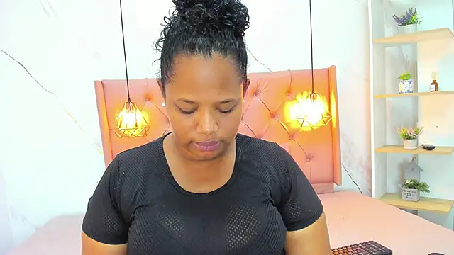 Belle Brunette online show from October 2025 09:26:02 PM