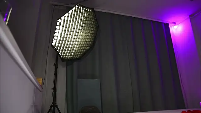 oliviabennett2022 online show from February 2025 09:21:02 PM