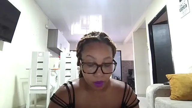 Snapshot of megan-hotxx chatting on April 2026 03:45:01 PM megan-hotxx online show from April 2026 03:45:01 PM