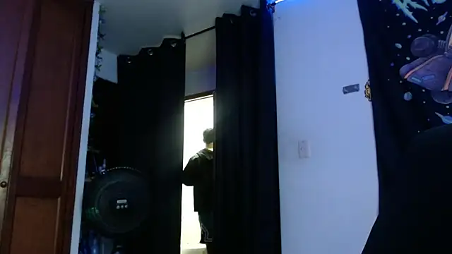 Snapshot of shy_katy_ chatting on December 2024 01:50:01 AM shy katy online show from December 2024 01:50:01 AM