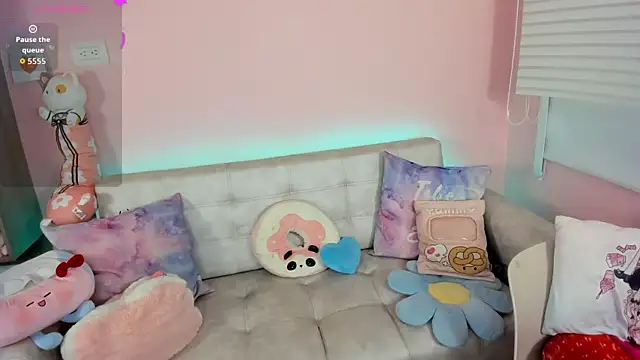 Snapshot of tinysara chatting on December 2025 04:36:01 PM tinysara online show from December 2025 04:36:01 PM