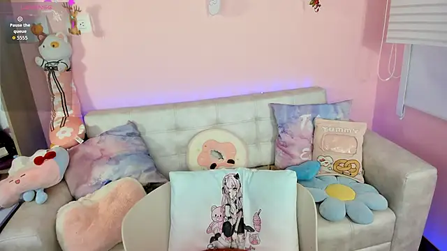 Snapshot of tinysara chatting on December 2025 04:25:02 PM tinysara online show from December 2025 04:25:02 PM