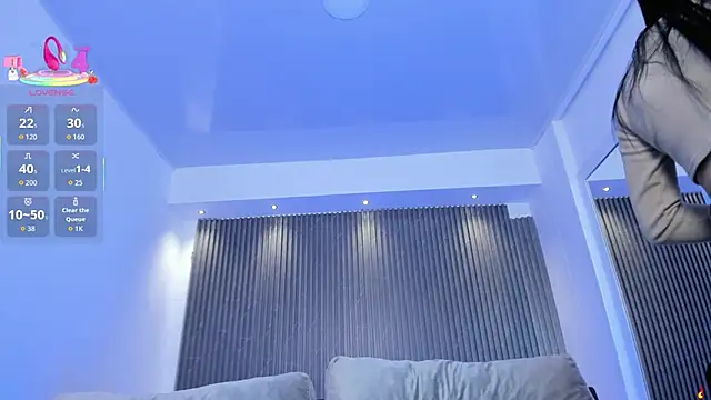 charlottewhitte online show from September 2025 11:47:02 AM