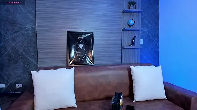 charlottewhitte online show from November 2025 11:57:02 AM