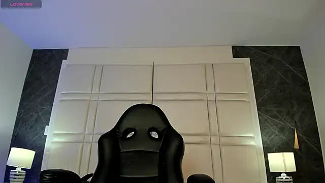 charlottewhitte online show from July 2026 10:55:02 AM