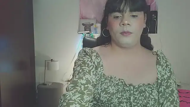 Snapshot of Violetacam_05 chatting on January 2025 05:15:02 AM Violetacam 05 online show from January 2025 05:15:02 AM