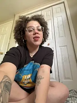 QueenNuttCollector online show from April 2026 04:09:01 PM