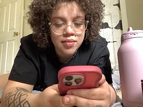 QueenNuttCollector online show from April 2026 05:30:01 PM