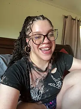 QueenNuttCollector online show from May 2026 04:24:01 PM