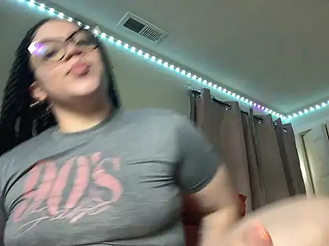 QueenNuttCollector online show from May 2026 07:19:01 PM