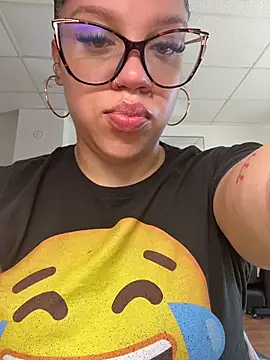 QueenNuttCollector online show from July 2026 03:49:01 PM