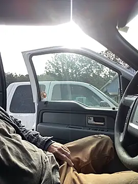 Snapshot of Themechanic420 chatting on April 2026 02:06:01 PM Themechanic420 online show from April 2026 02:06:01 PM