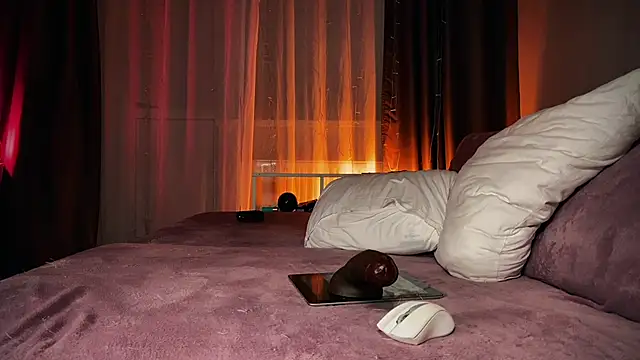 Pi-x-ie online show from February 2026 04:10:02 PM