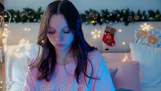 Snapshot of ElisabethDavis chatting on December 2024 12:57:02 AM ElisabethDavis online show from December 2024 12:57:02 AM