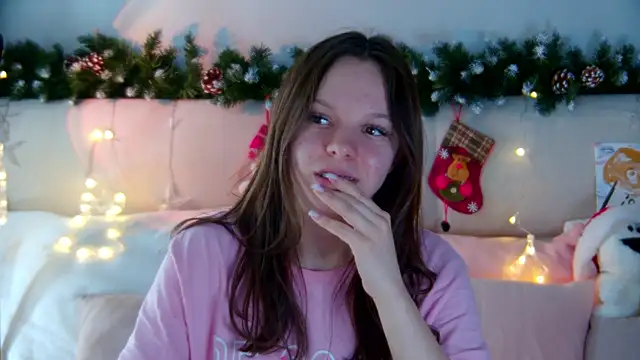 Snapshot of ElisabethDavis chatting on January 2025 12:18:01 AM ElisabethDavis online show from January 2025 12:18:01 AM