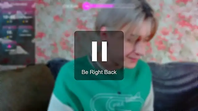 Snapshot of _YummyTony_ chatting on January 2025 08:28:02 PM YummyTony online show from January 2025 08:28:02 PM