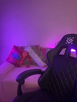 Snapshot of Your_insomniya chatting on October 2025 09:50:01 PM Your insomniya online show from October 2025 09:50:01 PM