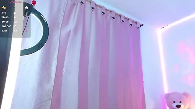 Snapshot of Angely_18 chatting on January 2025 11:05:02 PM Angely 18 online show from January 2025 11:05:02 PM