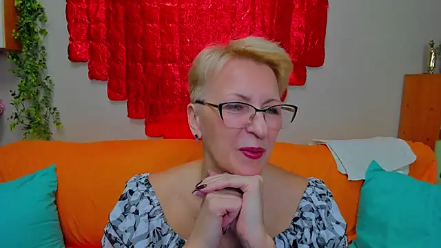 iamyourdream89 online show from February 2026 06:26:01 PM