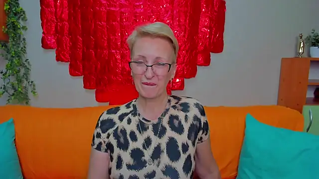 iamyourdream89 online show from February 2026 02:24:02 PM