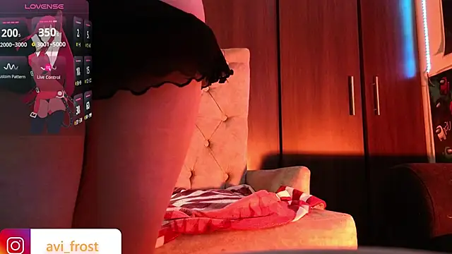 avi frost online show from September 2025 07:53:01 AM