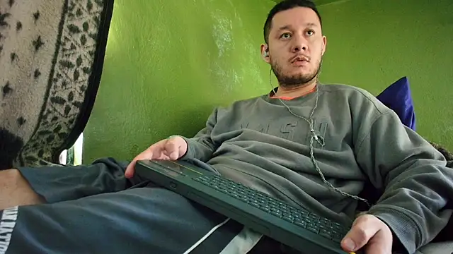 Snapshot of sweet_cock28 chatting on January 2025 04:11:02 PM sweet cock28 online show from January 2025 04:11:02 PM