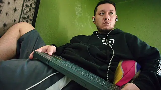 Snapshot of sweet_cock28 chatting on January 2025 03:51:01 PM sweet cock28 online show from January 2025 03:51:01 PM