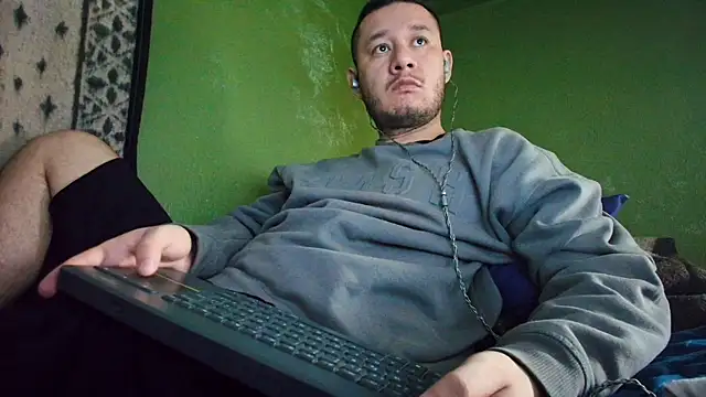 Snapshot of sweet_cock28 chatting on February 2025 02:32:02 PM sweet cock28 online show from February 2025 02:32:02 PM