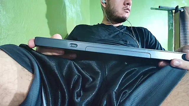 Snapshot of sweet_cock28 chatting on March 2025 05:28:01 PM sweet cock28 online show from March 2025 05:28:01 PM