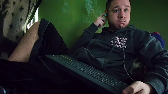 Snapshot of sweet_cock28 chatting on March 2025 03:36:02 PM sweet cock28 online show from March 2025 03:36:02 PM