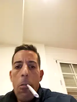 Snapshot of brutoxxx007 chatting on January 2025 05:51:02 AM brutoxxx007 online show from January 2025 05:51:02 AM