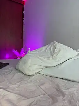 nicolette sweet  online show from March 2025 06:01:02 PM