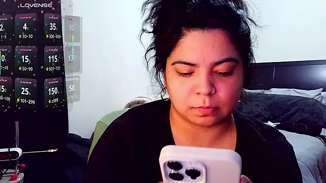 kimmiakiss22 online show from December 2025 01:22:02 AM