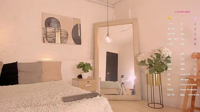 Snapshot of amatiista_12 chatting on January 2025 07:40:01 PM amatiista 12 online show from January 2025 07:40:01 PM