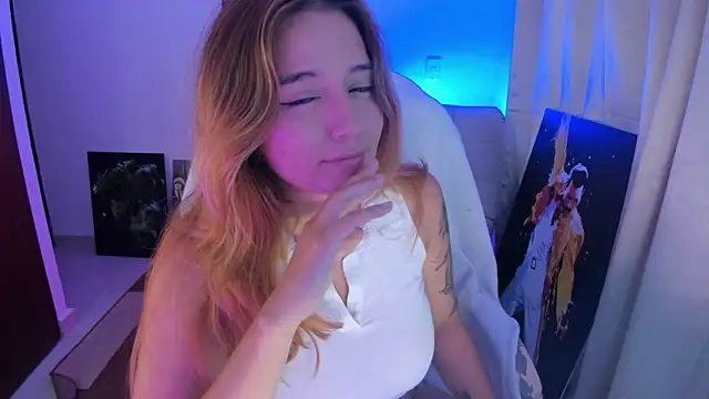 Snapshot of samantha_cherry chatting on January 2025 12:15:02 PM samantha cherry online show from January 2025 12:15:02 PM