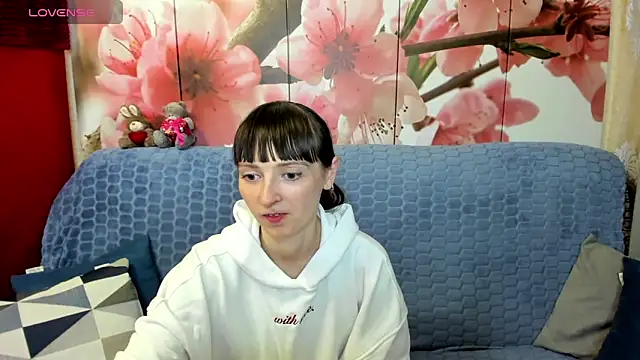 TayanaJons online show from May 2026 07:04:02 AM
