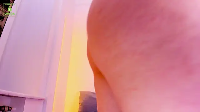 Snapshot of ErikaLust chatting on January 2025 04:16:02 AM ErikaLust online show from January 2025 04:16:02 AM