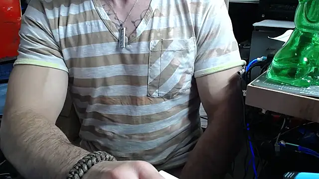 Snapshot of Hugo_Hunterxxx chatting on December 2025 09:53:01 PM Hugo Hunterxxx online show from December 2025 09:53:01 PM