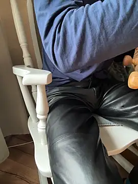 Snapshot of Mrbighardcock chatting on April 2026 07:28:01 AM Mrbighardcock online show from April 2026 07:28:01 AM