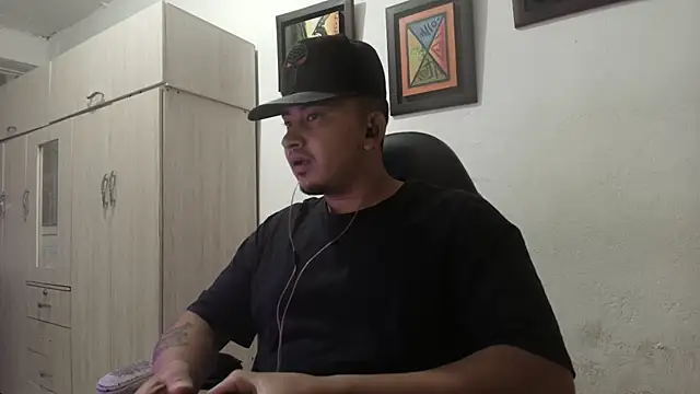 Snapshot of myke_andrade chatting on September 2025 04:14:02 AM myke andrade online show from September 2025 04:14:02 AM