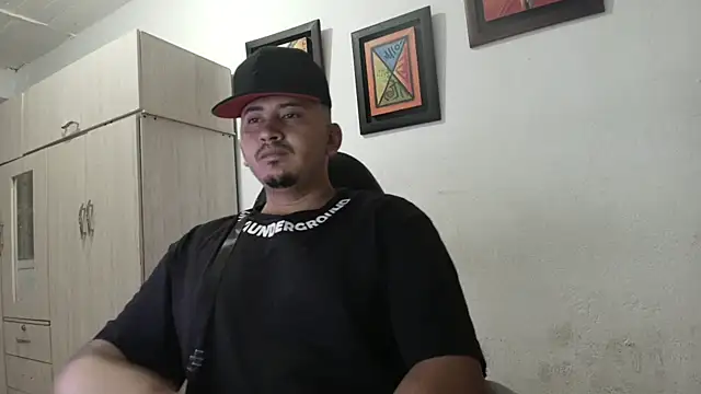 Snapshot of myke_andrade chatting on September 2025 03:32:01 AM myke andrade online show from September 2025 03:32:01 AM