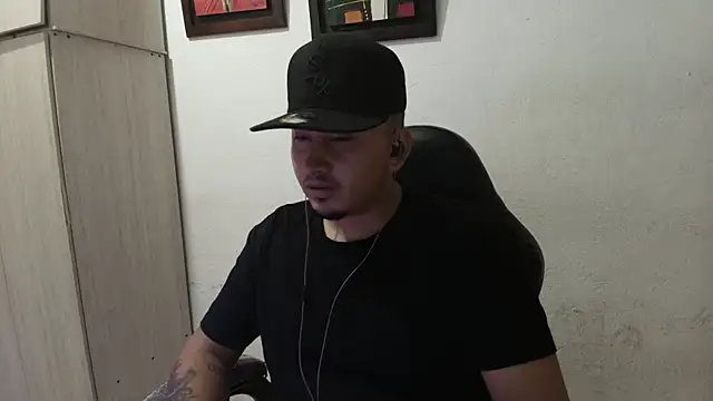 Snapshot of myke_andrade chatting on October 2025 02:50:02 AM myke andrade online show from October 2025 02:50:02 AM