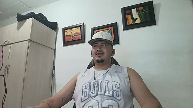 Snapshot of myke_andrade chatting on November 2025 01:06:02 AM myke andrade online show from November 2025 01:06:02 AM