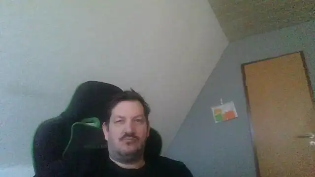 Golffahrer1982 online show from February 2026 01:38:02 PM