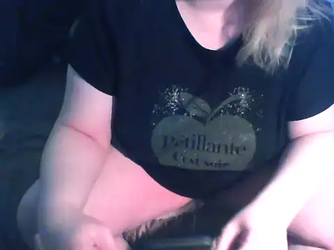 Snapshot of D_Marinna chatting on April 2026 06:40:01 AM D Marinna online show from April 2026 06:40:01 AM